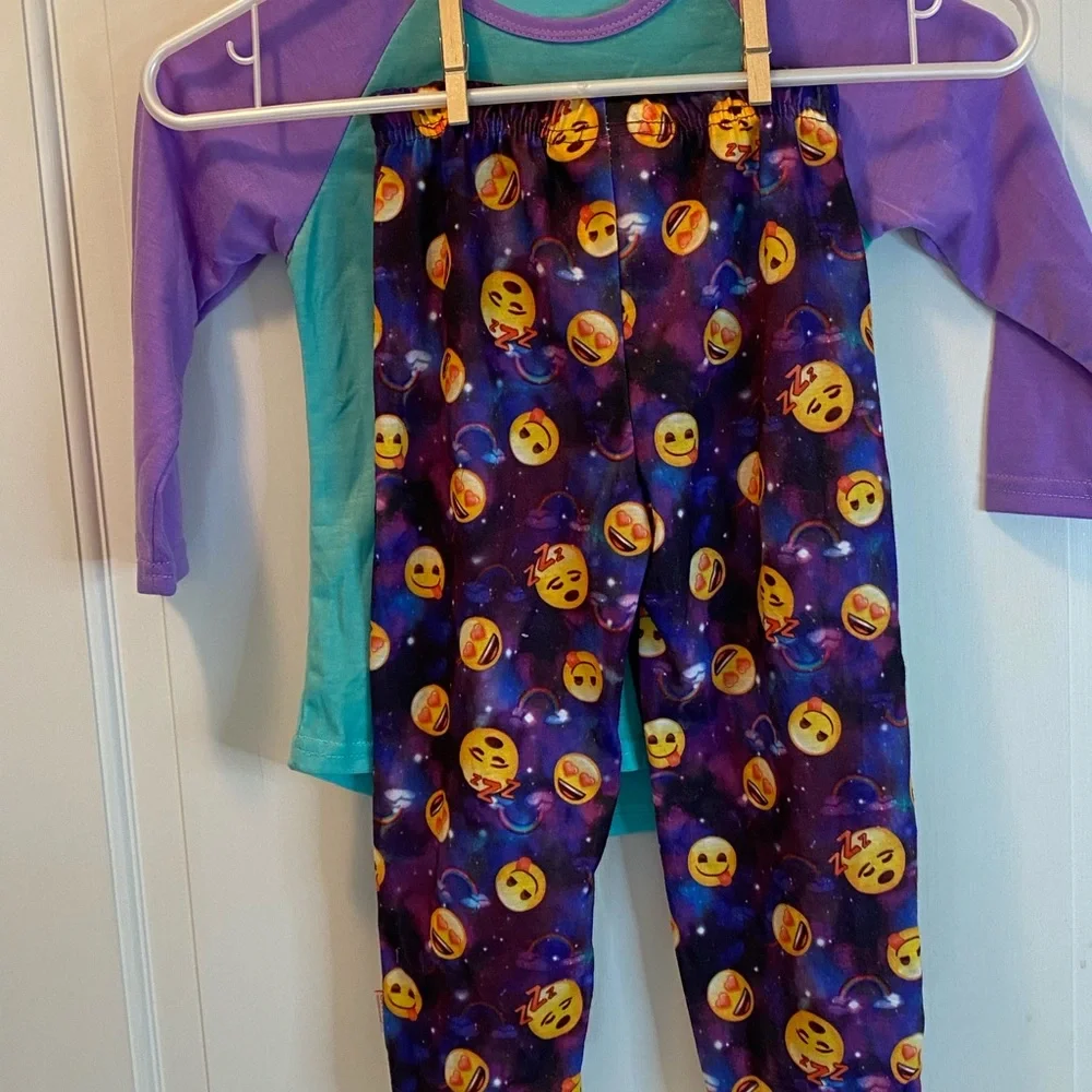 Kids emoji pajamas